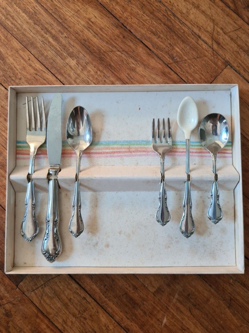 Oneida Stainless Progress Set on Carousell