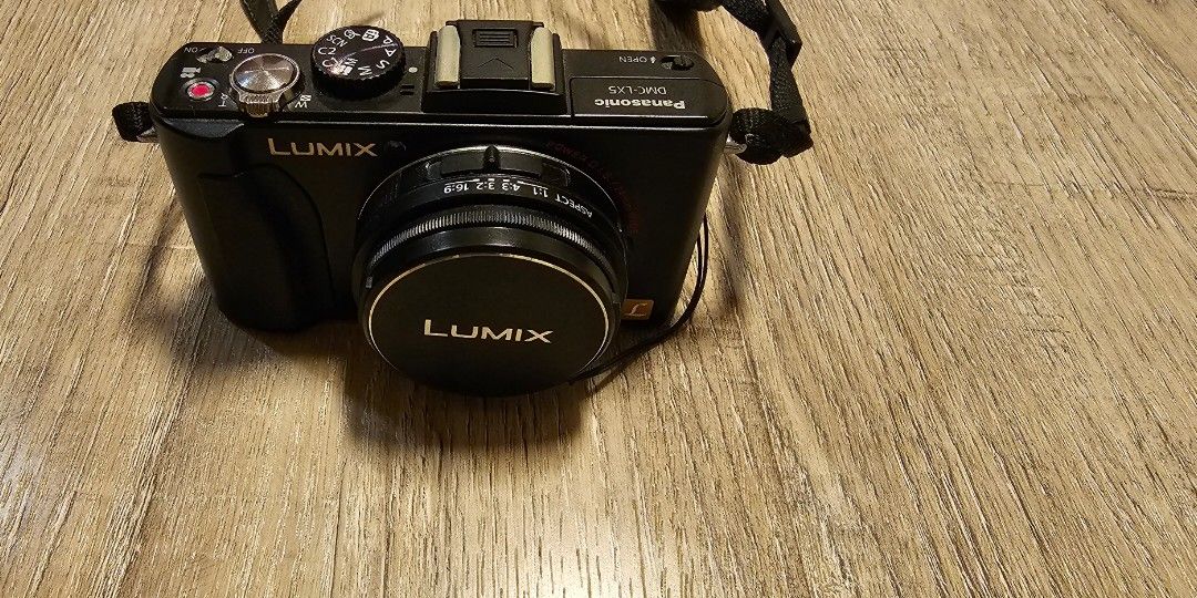 Panasonic Lumix LX5, Photography, Cameras on Carousell