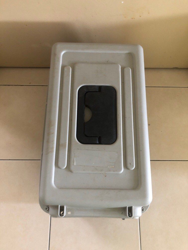 Pet carrier Bekas kucing Sangkar kucing, Pet Supplies, Homes & Other Pet Accessories on Carousell