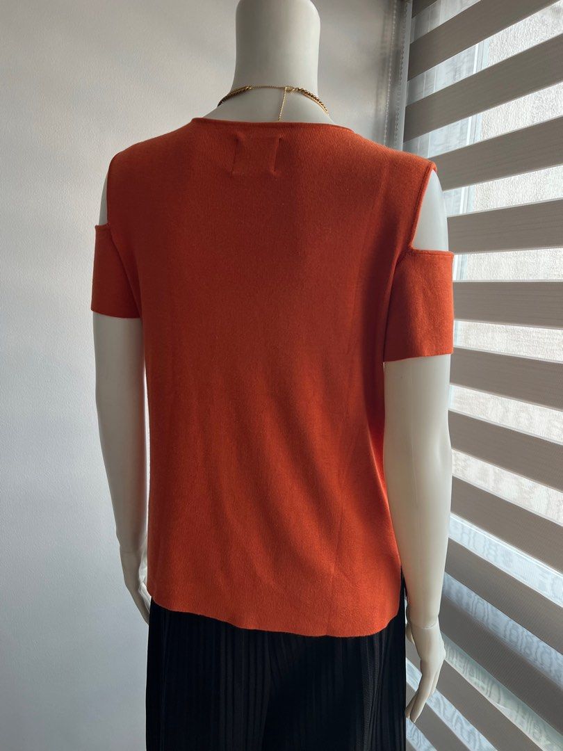 Plains & Prints burnt orange off shoulder top (Category: Blouses) located in Makati City. Submitted by berluxe.ph (Listing ID 1225218476, Image 2). Description: Brand new; guaranteed unused washed & kept only. .