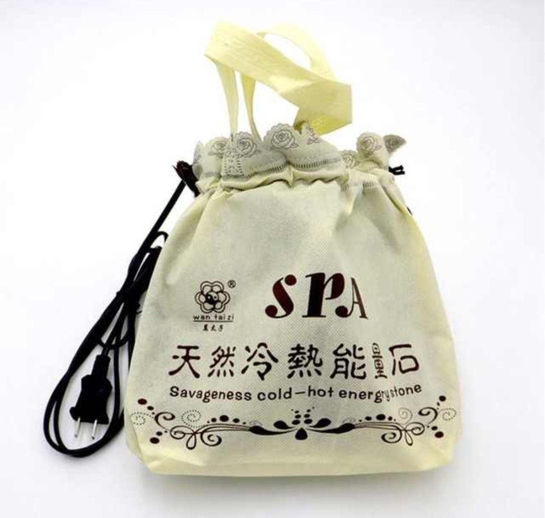 Spa Massage Heating Stones (Category: Massage Devices) located in Caloocan City. Submitted by yssaly (Listing ID 1225291707, Image 2). Description: SPA Savageness cold-hot energy stone natural energy stone set with heater bag spa home essential For more items, check Instagram: _thegirl.house Package List: 1*Hot stones warmer 10 stones Features & details Tips：Stones should stick close to the inner side to achieve best heating effect You can heat t