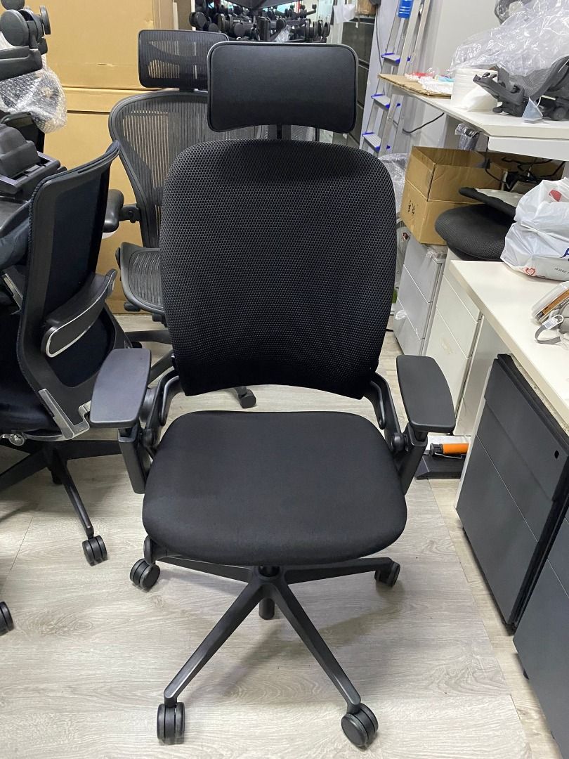 Steelcase leap desk deals chair with headrest