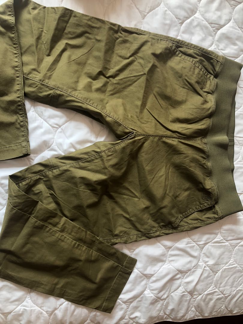 Olive green timberlands  Outfits with leggings, Green leggings outfit, Olive  green outfit