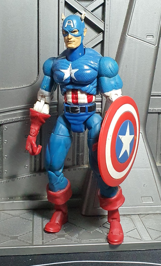 ToyBiz Marvel Legends Captain America Steve Rogers Loose