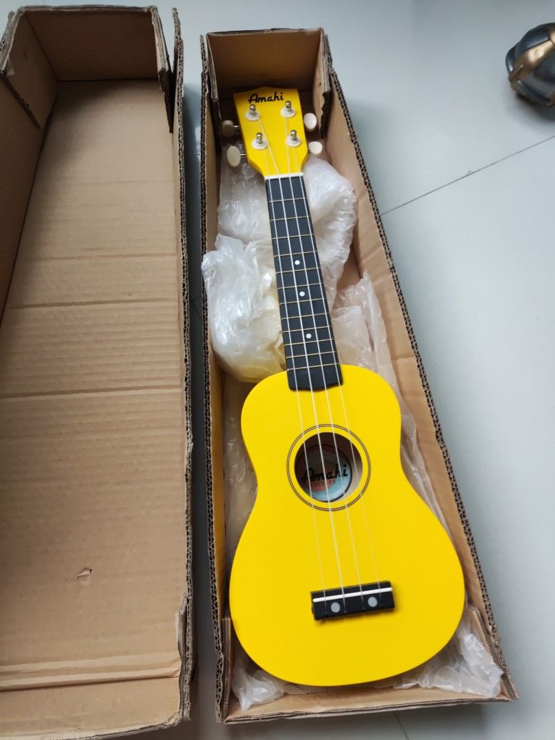 Ukulele brand new, Hobbies & Toys, Music & Media, Musical Instruments