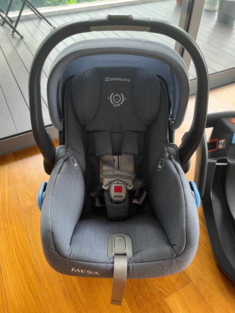 UPPAbaby Mesa car seat carrier with newborn insert and base blue