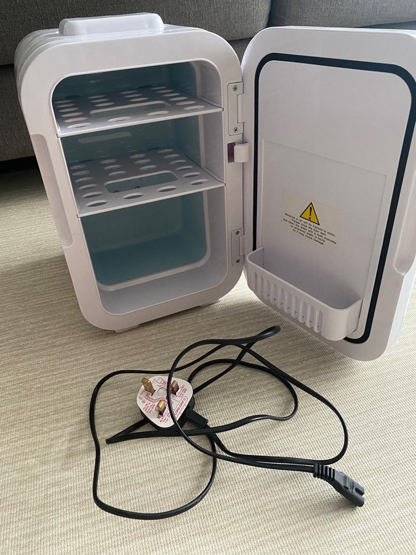 Vanity fridge, TV & Home Appliances, Kitchen Appliances, Refrigerators