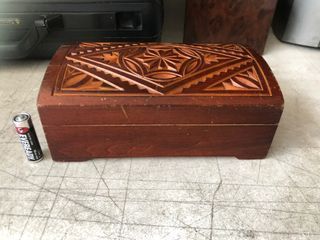 Vintage 8 inches Wooden Jewelry Box as-is b2