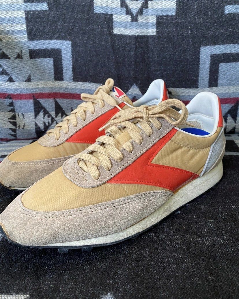 Brooks vintage sneakers hotsell
