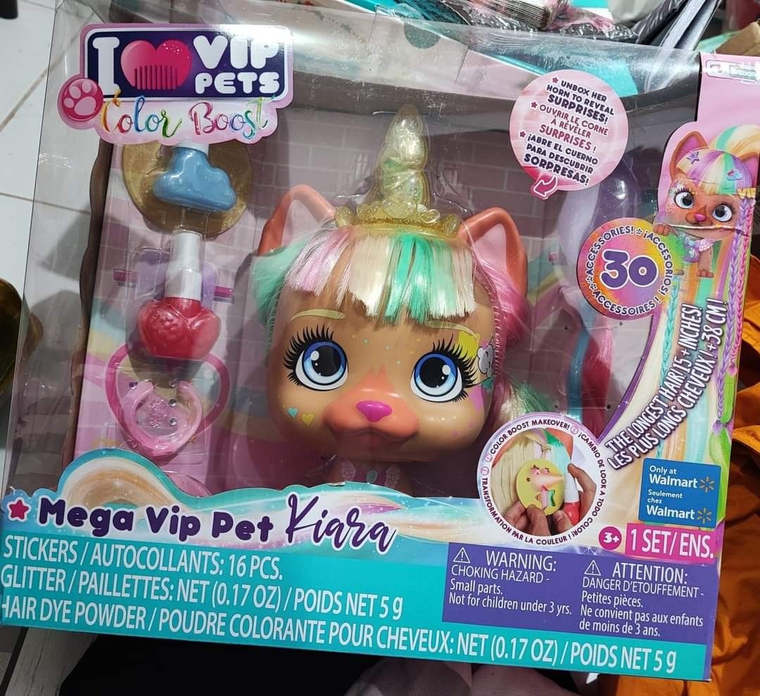 VIP Pets Color Boost Mega Pet Kiara - Exclusive Styling Head and 30  Accessories
