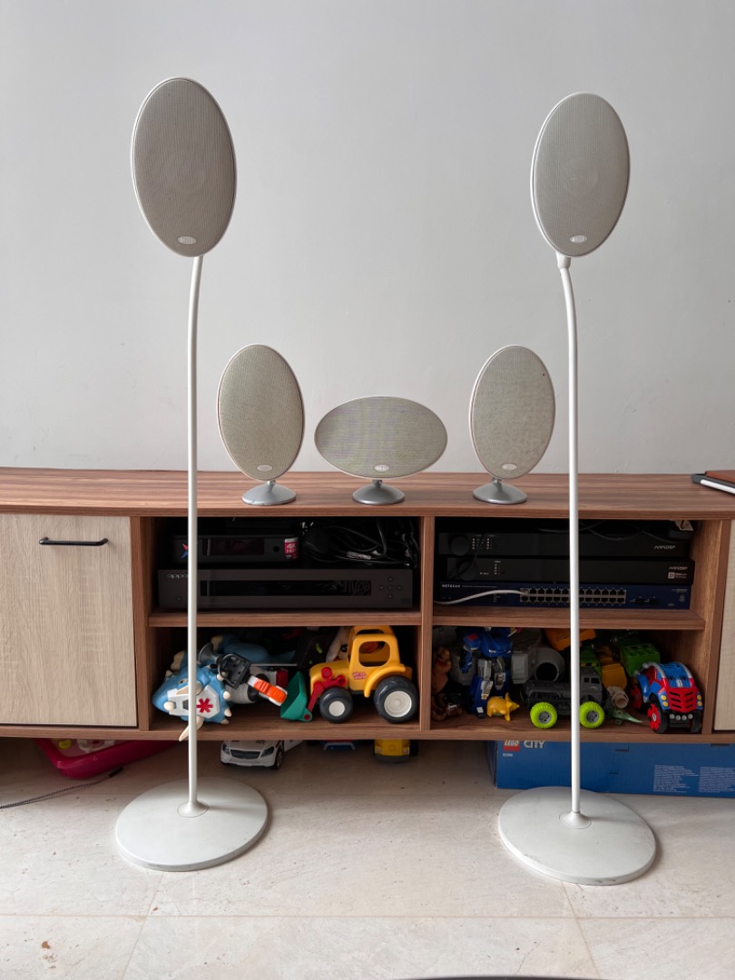 White KEF e301 speakers + two stands. 5.0 system, Audio, Soundbars, Speakers & Amplifiers on