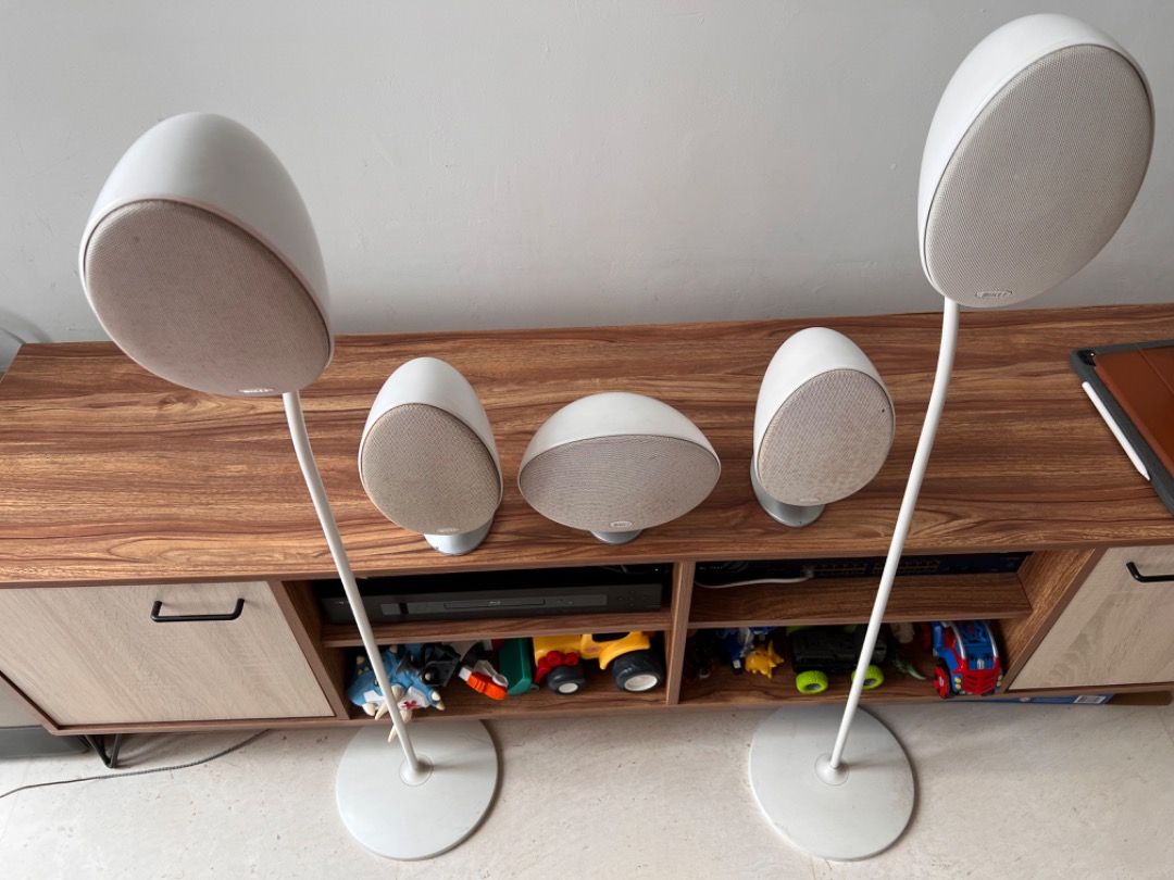White KEF e301 speakers two stands. 5.0 system