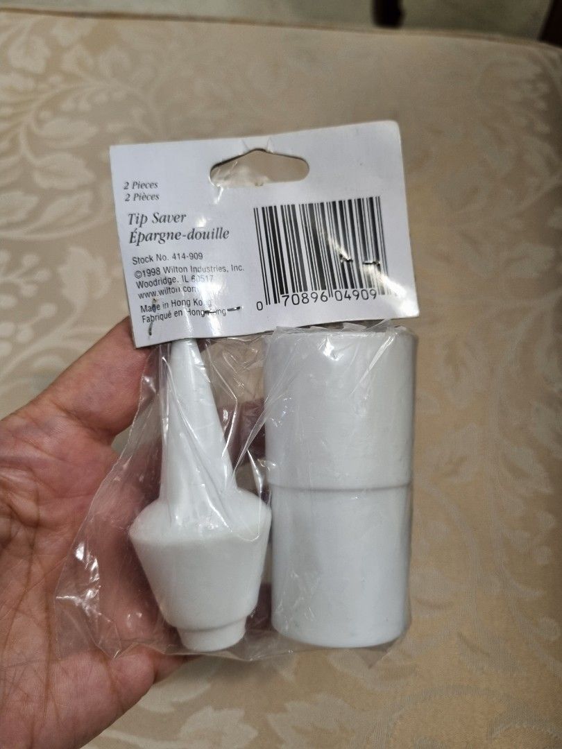 Wilton Piping tip saver., TV & Home Appliances, Kitchen Appliances