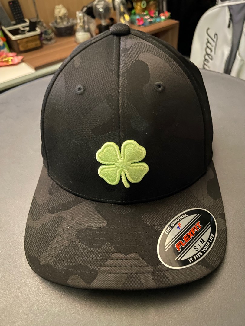 Black Clover BLCK CLVR Live Lucky EST 2008 Snapback Hat Black Clover BLCK CLVR Live Lucky EST 2008 Snapback Hat