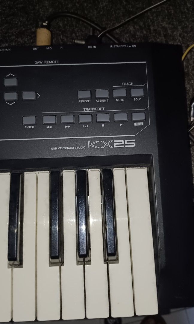 Yamaha kx25 midi keyboard controller piano, Hobbies & Toys, Music