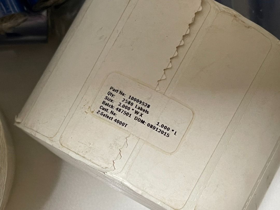 Zebra GK420t Thermal and Direct Transfer Label Printer uses a ribbon so