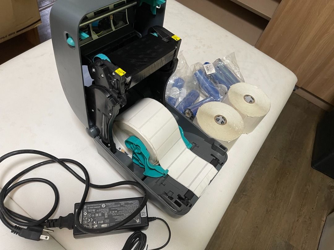 Zebra GK420t Thermal and Direct Transfer Label Printer uses a ribbon so