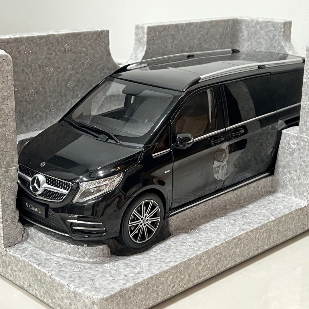 118 Mercedes Benz V Class V260L (Black), Hobbies & Toys, Toys & Games