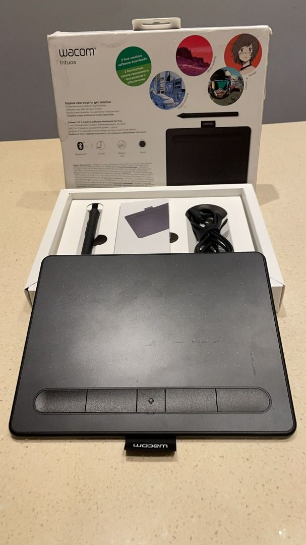 Wacom Intuos Graphic Drawing Tablet for Mac, PC, Chromebook
