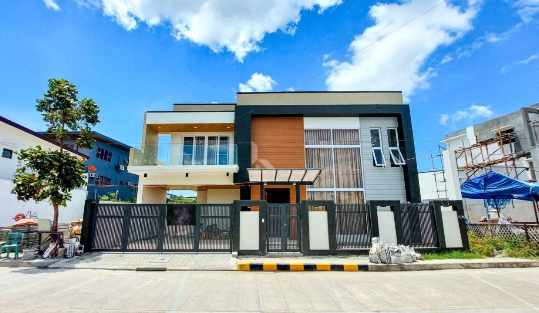 AA Brand New Modern House for sale in Greenwoods Executive Village