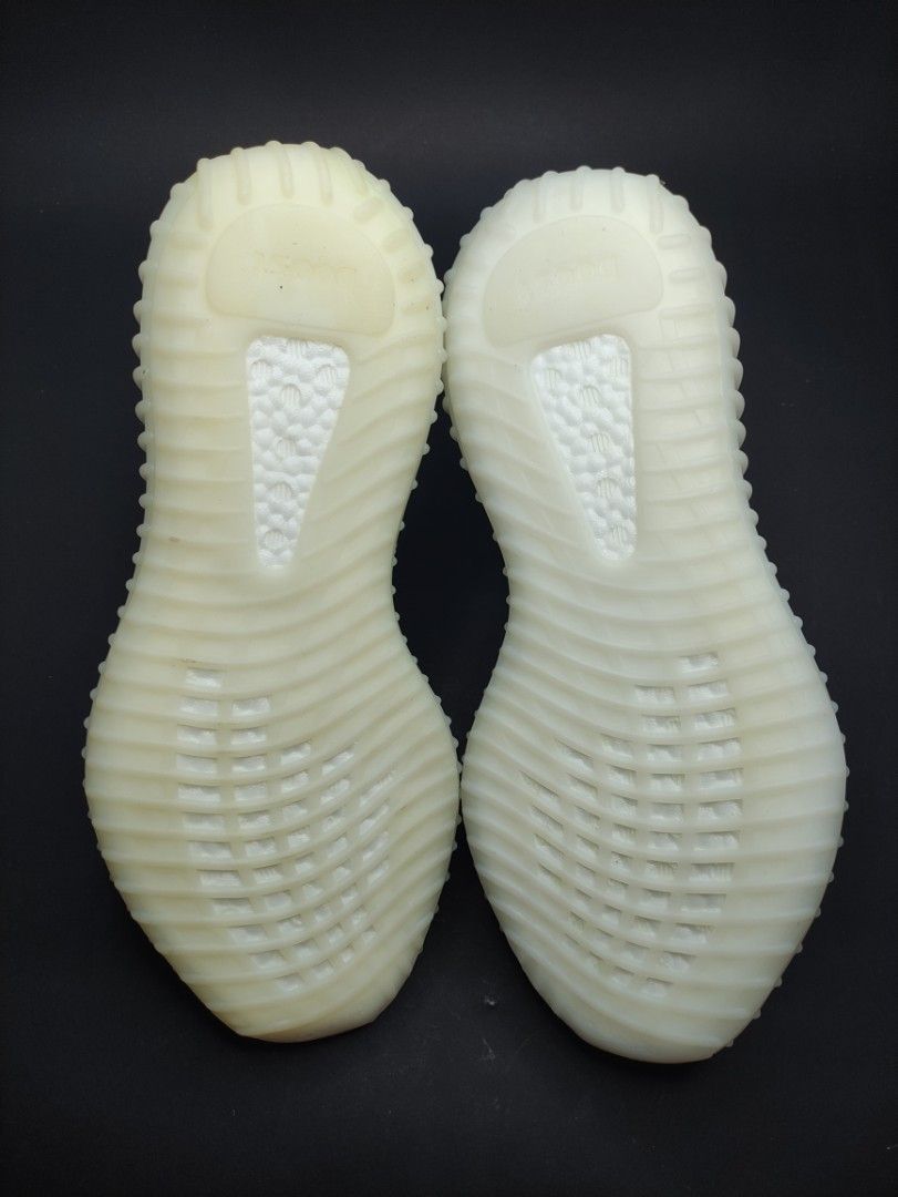 Adidas Yeezy Boost 350 V2 White, Fesyen Pria, Sepatu , Sneakers di Carousell