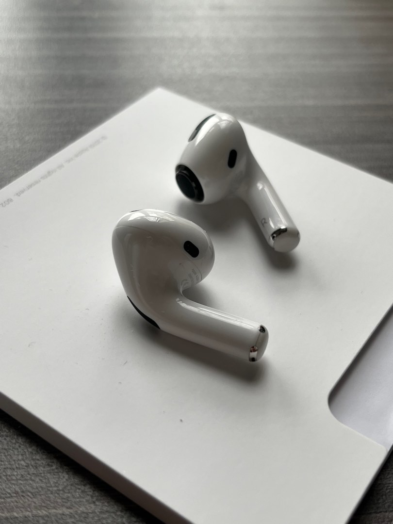 Airpod Pro 1st Generation [All Cleaned !! New Ear buds], 手提電話