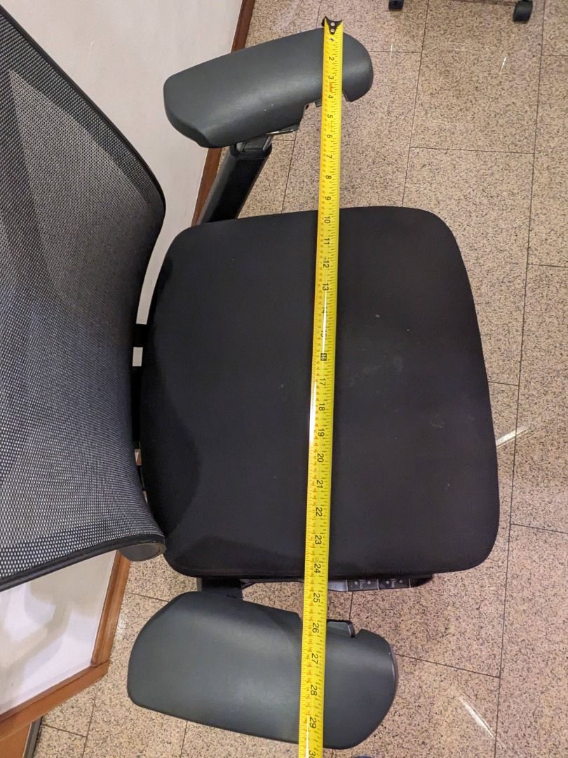 Office chairs comparable to herman miller clearance