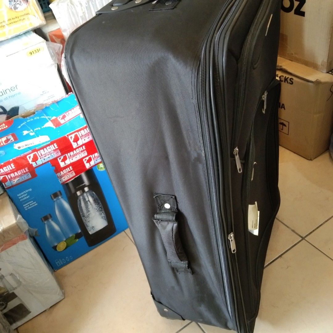 Anko Extra Large Soft Case Luggage (Category: Luggage) located in Rizal. Submitted by TheSweetSpotShoppe (Listing ID 1225398883, Image 2). Description: •72cm(H) × 47cm(W) × 24cm(D) • Lockable zips • 2× wheels • 3.5kg weight, 81 litre capacity.
