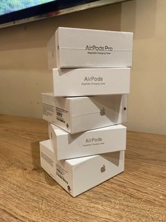 Apple AirPods bundle
