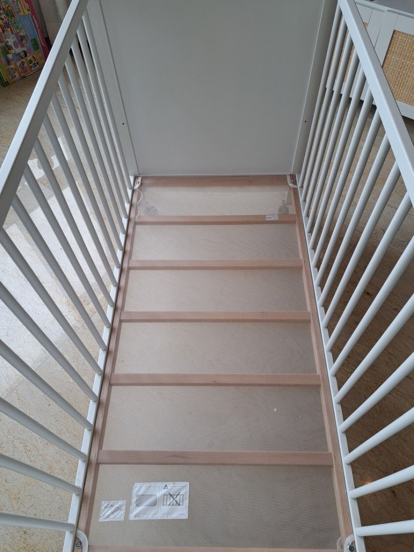 Baby cot with 4 wheels (lockable), Babies & Kids, Baby Nursery & Kids