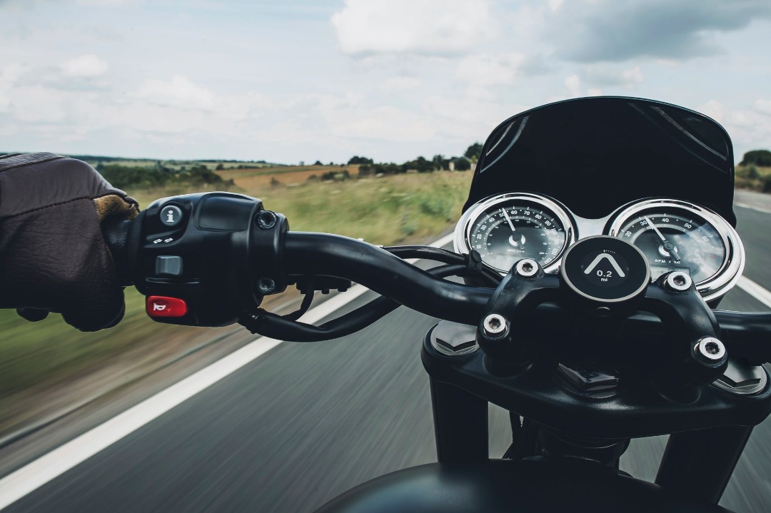 Beeline Moto GPS Unit - Motorcycle GPS For The 21st Century