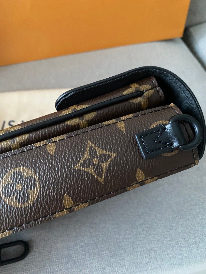 Louis Vuitton M81522 S-Lock Vertical Wearable 錢夾手機包帆布黑花尺寸： 12x19x7cm -  LuxuryGZ