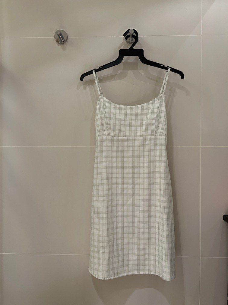 Brandy Melville rare green and white gingham/ checkered dress, Women's Fashion, Dresses & Sets, Dresses on Carousell Brandy Melville rare green and white gingham/ checkered dress, Women's Fashion, Dresses & Sets, Dresses on Carousell