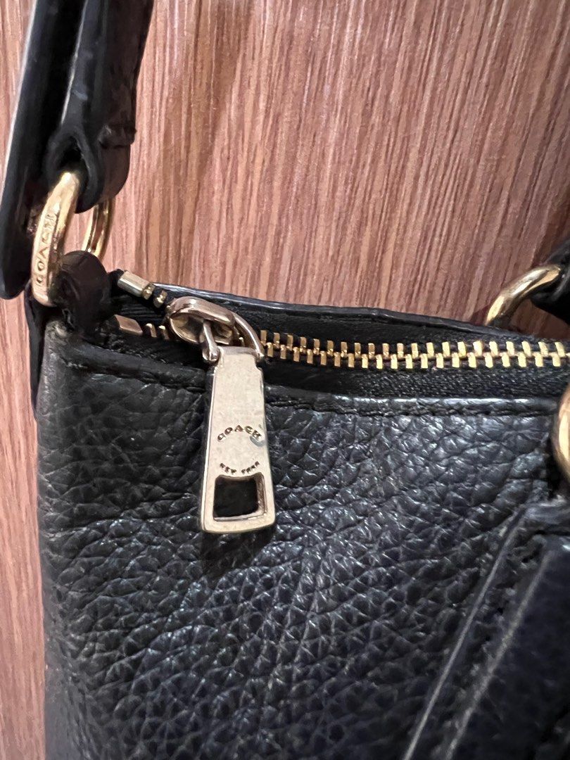 Coach kelsey discount pebbled leather bag