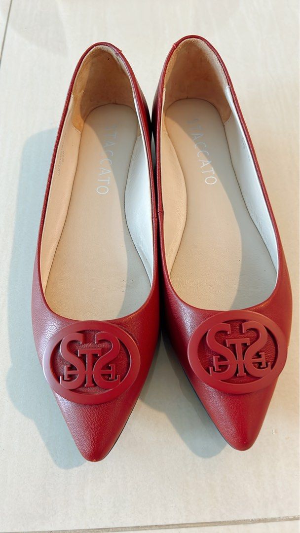Deep red pumps cheap