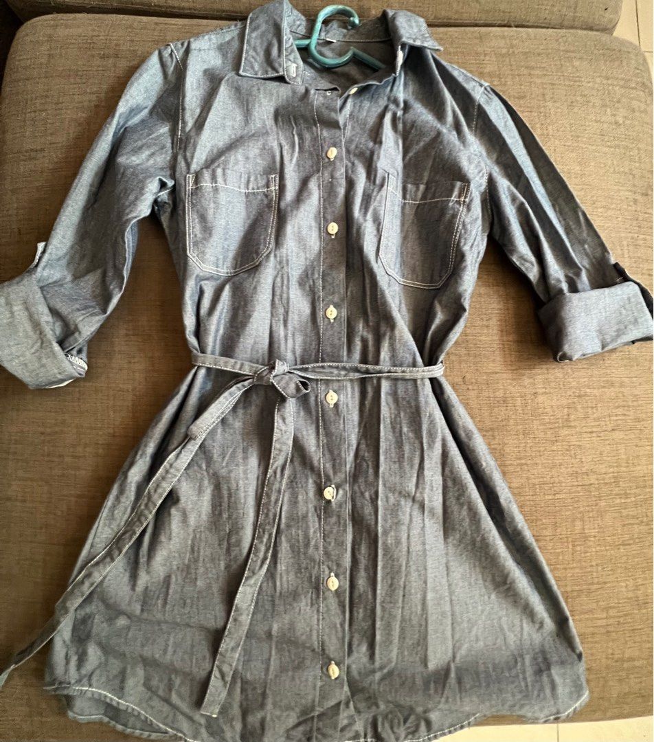 Denim Button Down Dress (Category: Dresses) located in San Pedro. Submitted by mimao21 (Listing ID 1225370008, Image 3). Description: Soft denim material with pin up sleeves. Can be used with or without the belt. Goes well with white sneakers / sandals / flats. .