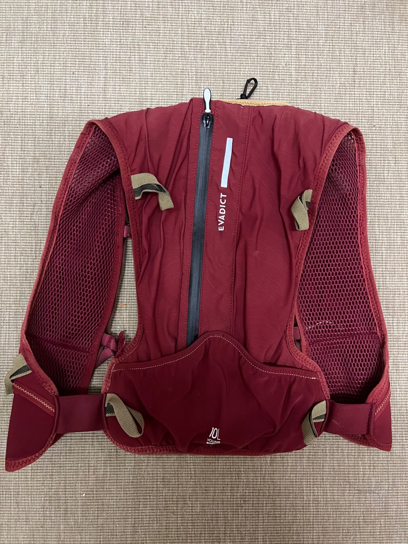 Evadict 10L bag, Sports Equipment, Hiking & Camping on Carousell