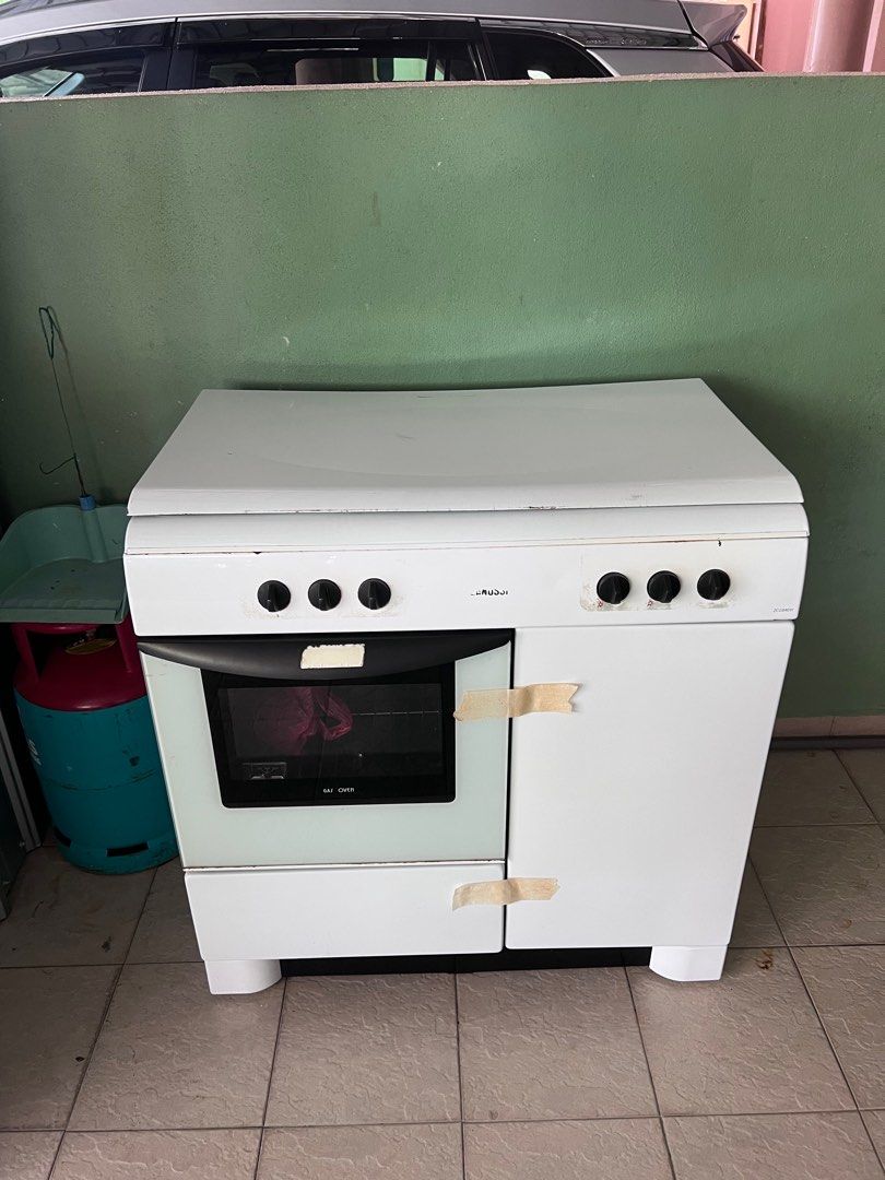 GAS STOVE DAPUR GAS ZANUSSI, Furniture & Home Living, Bathroom