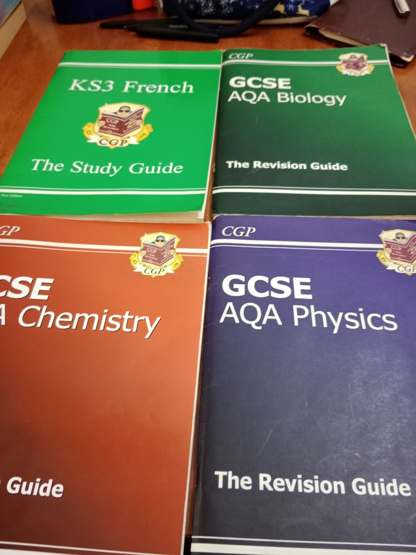 Gcse books., Hobbies & Toys, Books & Magazines, Textbooks on Carousell