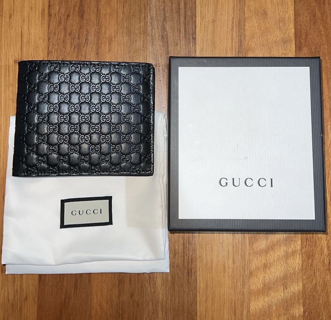 Gucci Black Microguccissima Bi-Fold Wallet, Men's Fashion, Watches ...