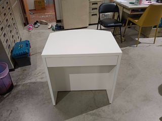 白色造型書桌H05235 快樂福2手倉庫 商品皆為自取價-(請先聊聊詢問運費)