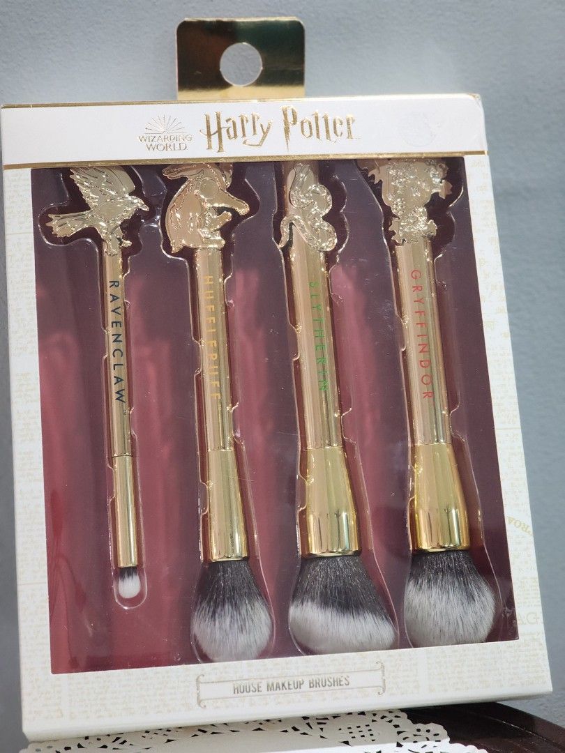 HARRY POTTER BRUSH SET FROM LONDON, Beauty & Personal Care, Face