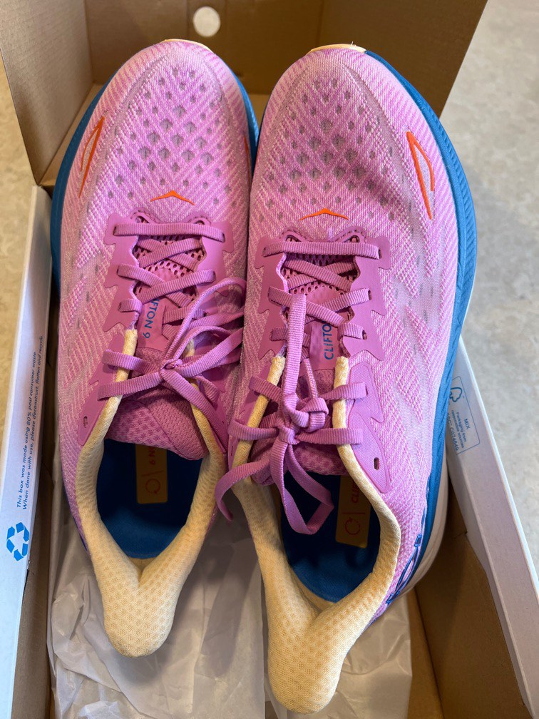 Hoka hotsell pink clifton