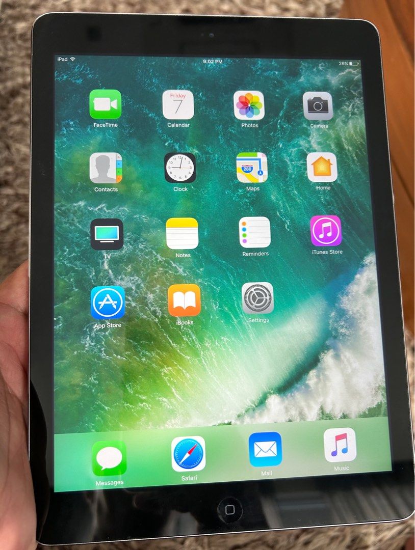 iPad Air seldom used pristine 16GB, Mobile Phones & Gadgets, Tablets