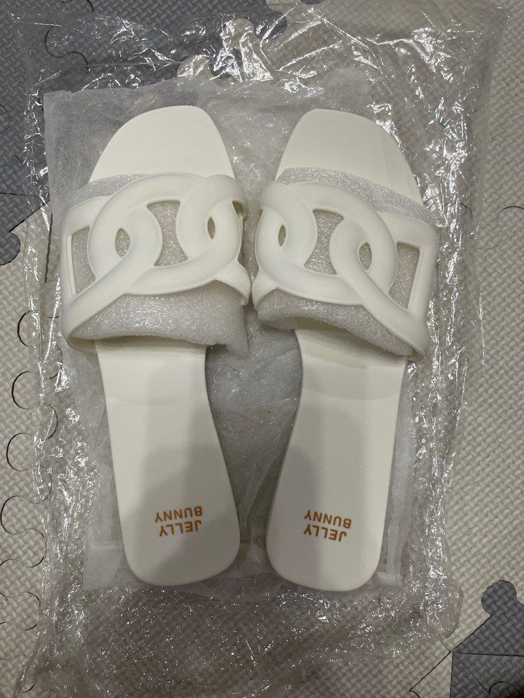 harga sandal jelly bunny