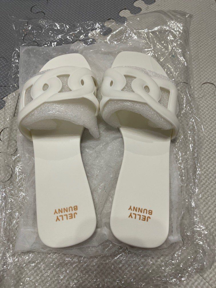 harga sandal jelly bunny