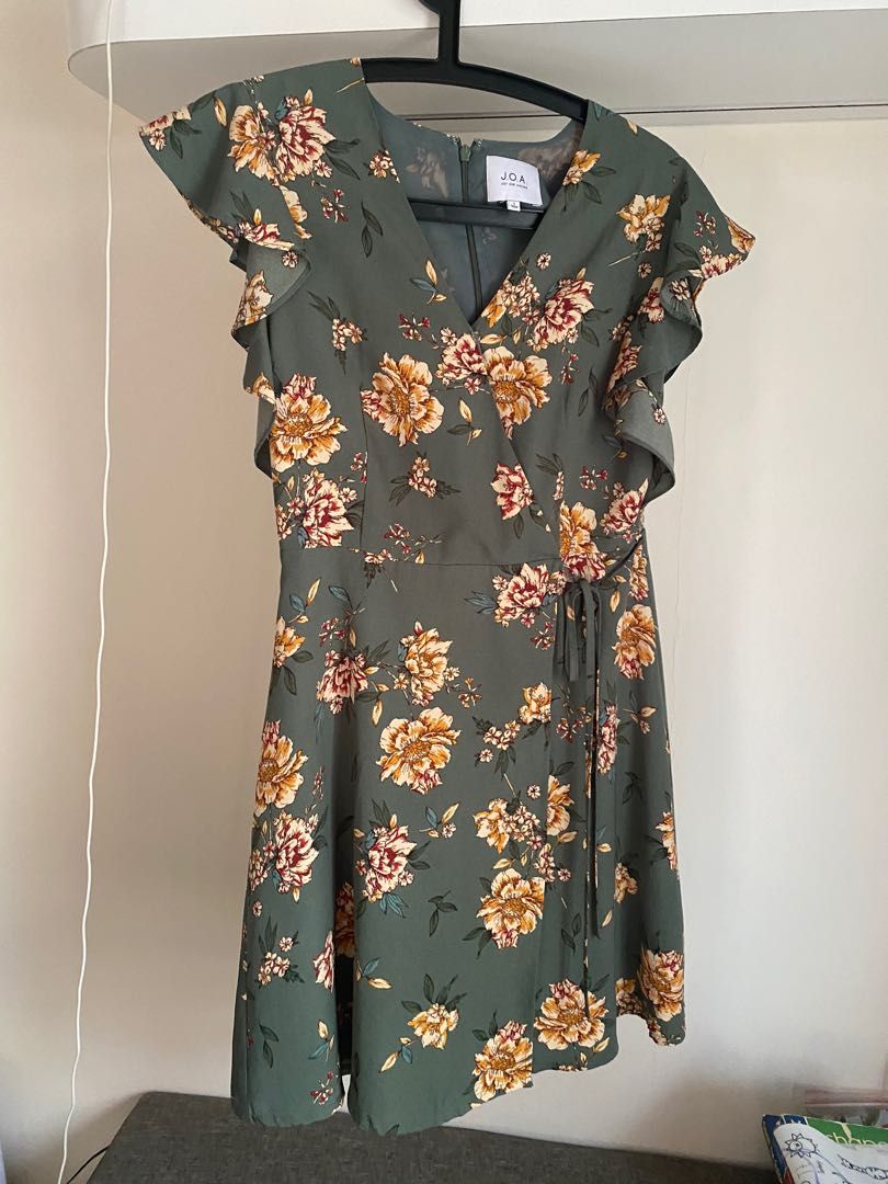 J.O.A.Green Floral Wrap Midi Dress