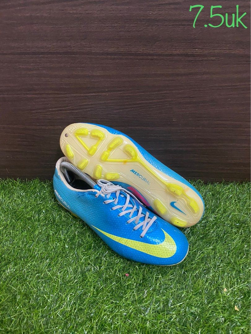Kasut bola nike mercurial Men s Fashion Footwear Boots on Carousell