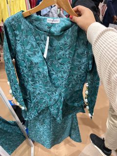 (Category: ) located in . Submitted by Preloved.with.love (Listing ID 1225473238, Image 1). Description: .