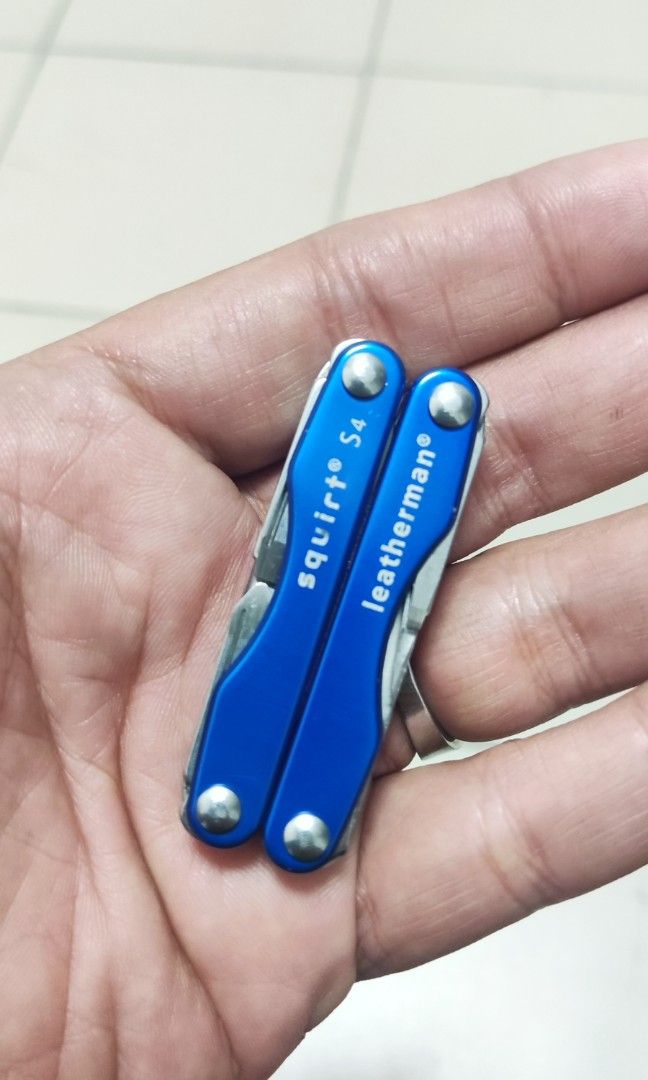 Leatherman Squirt S4, Sports Equipment, Hiking & Camping on Carousell
